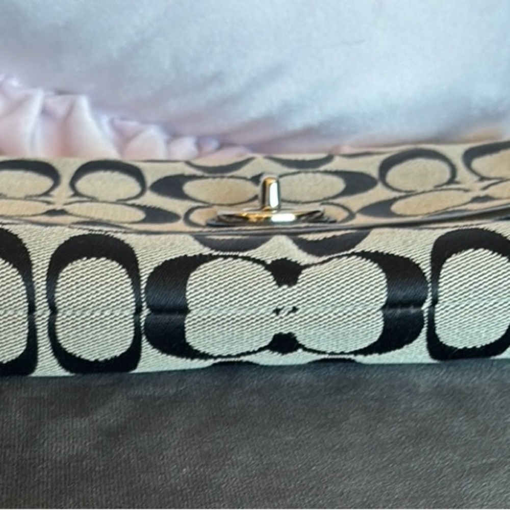 Coach Park Large Signature C Jacquard fabric print wristlet clutch like new! - Picture 4 of 12